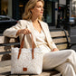 👜 PROMO LIMITÉE 55% DE RÉDUCTION ! 👒💃 Sac Fourre-Tout Élégant en Dentelle Blanche – Grand Compartiment, Bretelles Réglables 🔐