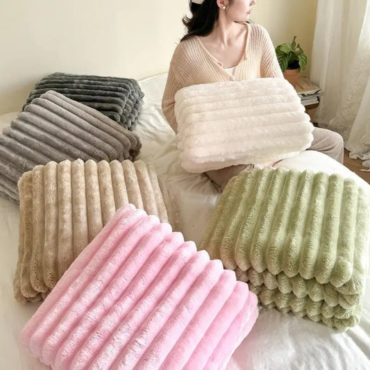⏳Limited-time 50% off💥Thickened rabbit plush&milk velvet cover blanket☁️